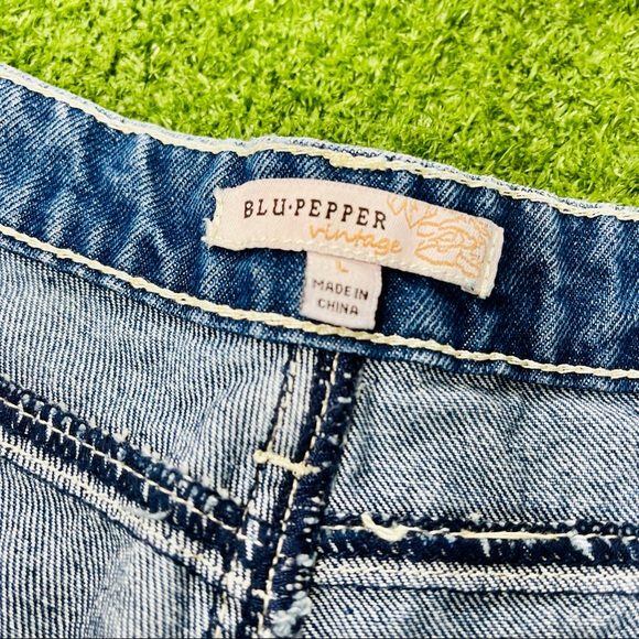 Blu Pepper Boho Floral Embroidered Jean Shorts - Picture 6 of 6